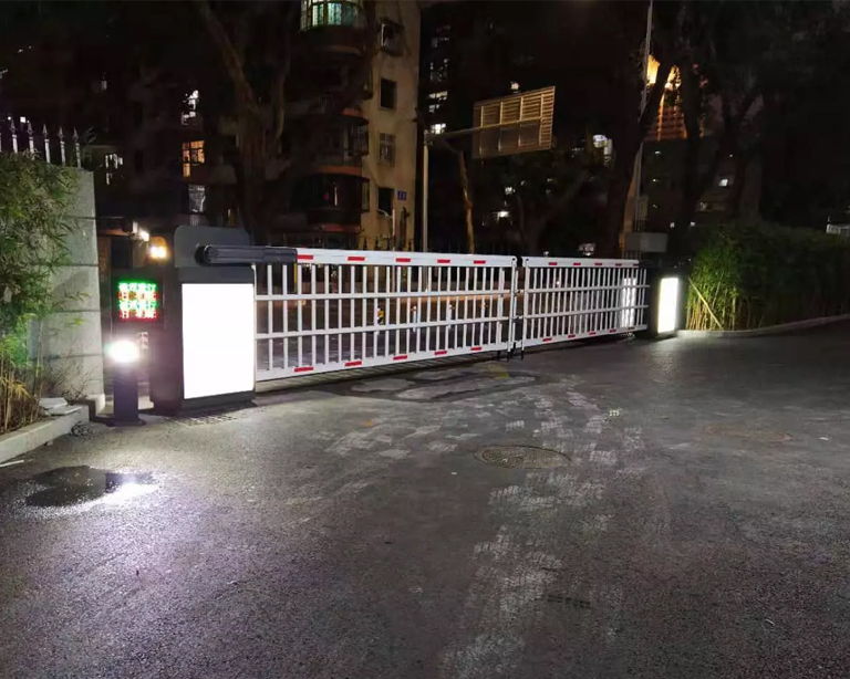 深圳羅（luó）湖區高級中學